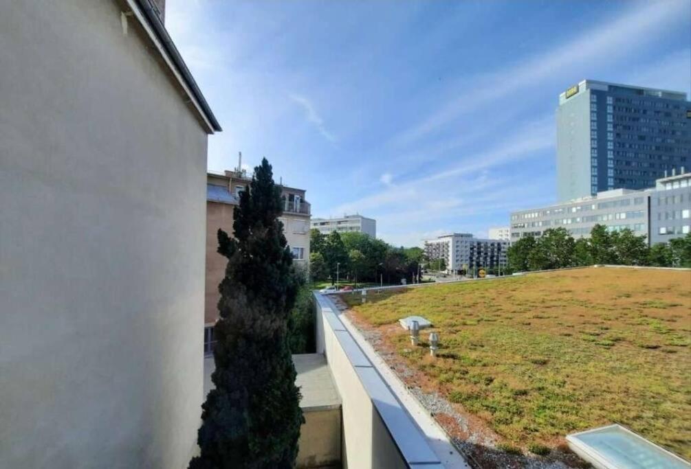 Modern And Light 2-Room Apartment فيينا المظهر الخارجي الصورة